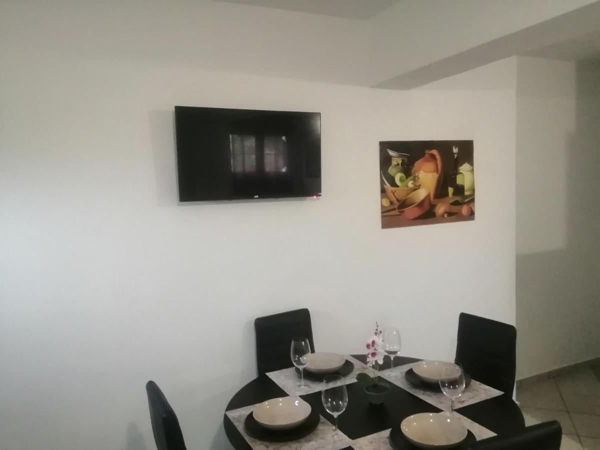 White House Apartment Monemvasia Bagian luar foto